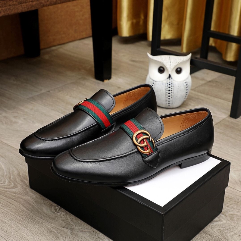 G*u*i leather shoes